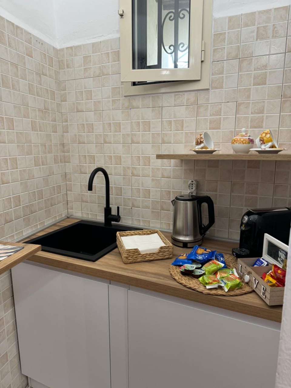 Coffee/tea facilities, Kitchen or kitchenette, minibar