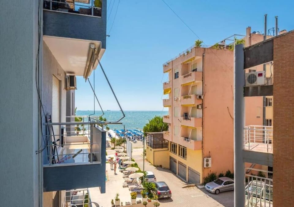 Property building, View (from property/room), Balcony/Terrace, City view, Sea view, Street view, Parking