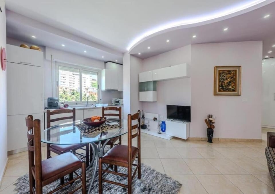 TV and multimedia, Living room, Dining area, air conditioner