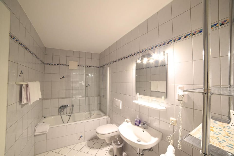 Toilet, Bathroom, Bath