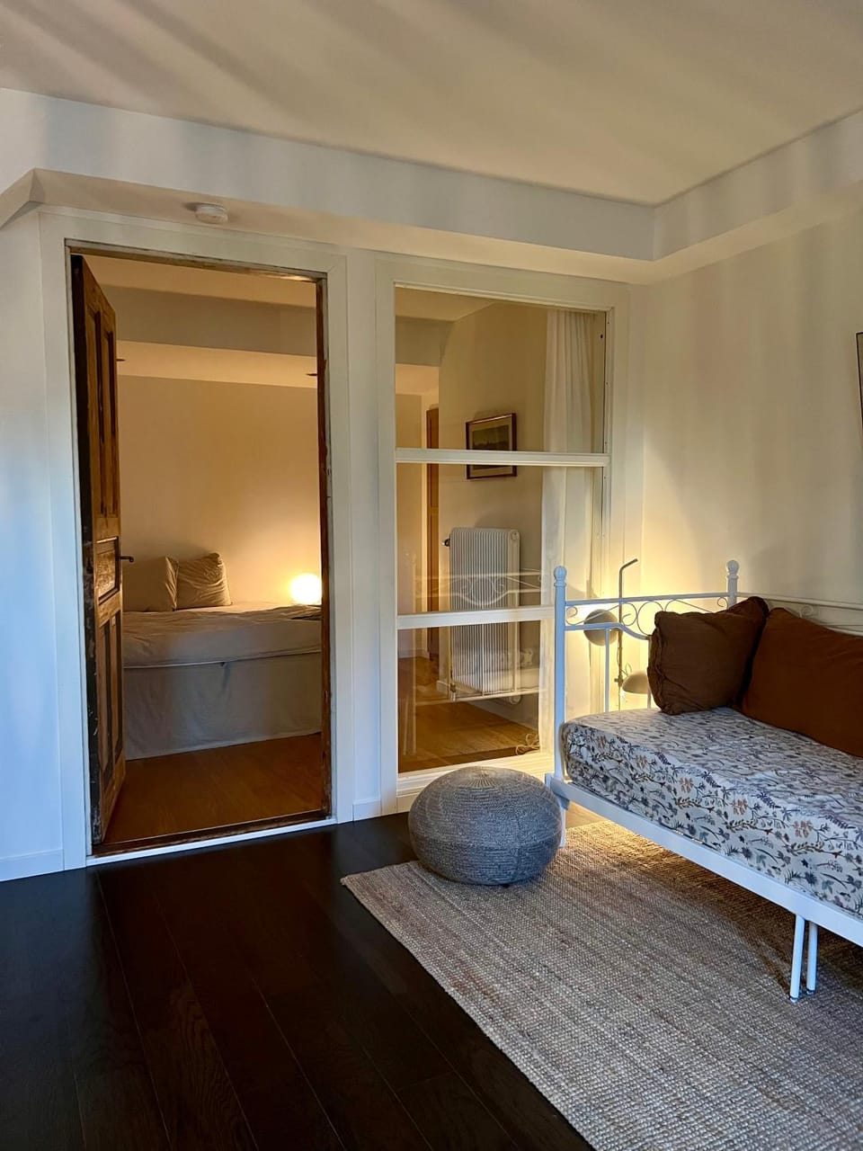 Bed, Living room, Bedroom