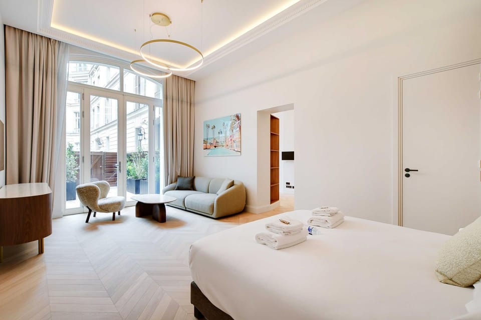 Bed, Living room, Bedroom