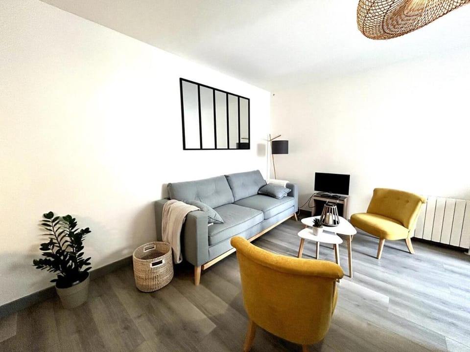Côté Cour - Appartement en plein centre-ville & proche des thermes Apartment in Nouvelle-Aquitaine