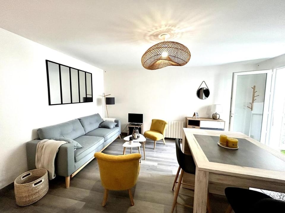 Côté Cour - Appartement en plein centre-ville & proche des thermes Apartment in Nouvelle-Aquitaine