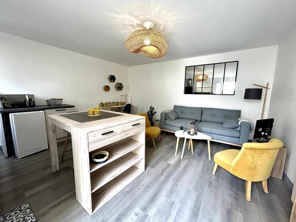 Côté Cour - Appartement en plein centre-ville & proche des thermes Apartment in Nouvelle-Aquitaine