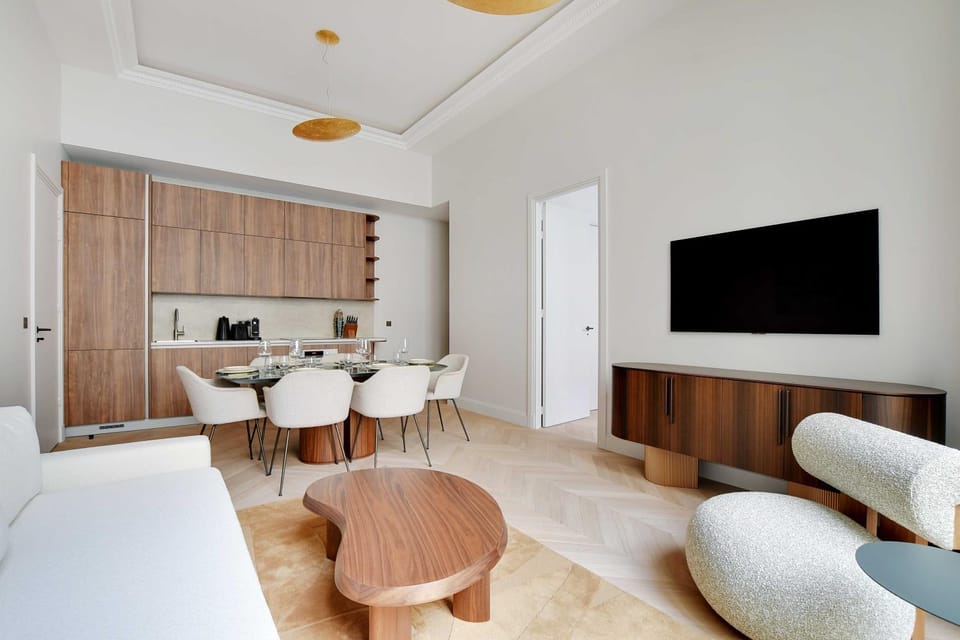 TV and multimedia, Kitchen or kitchenette, Living room, Dining area