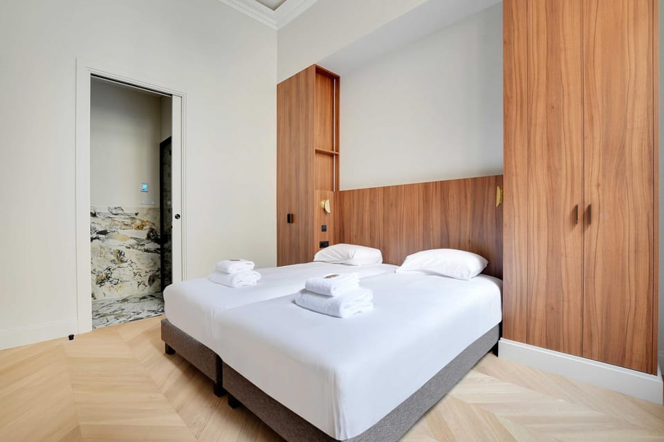 Bed, Bathroom, Photo of the whole room, Bedroom, towels