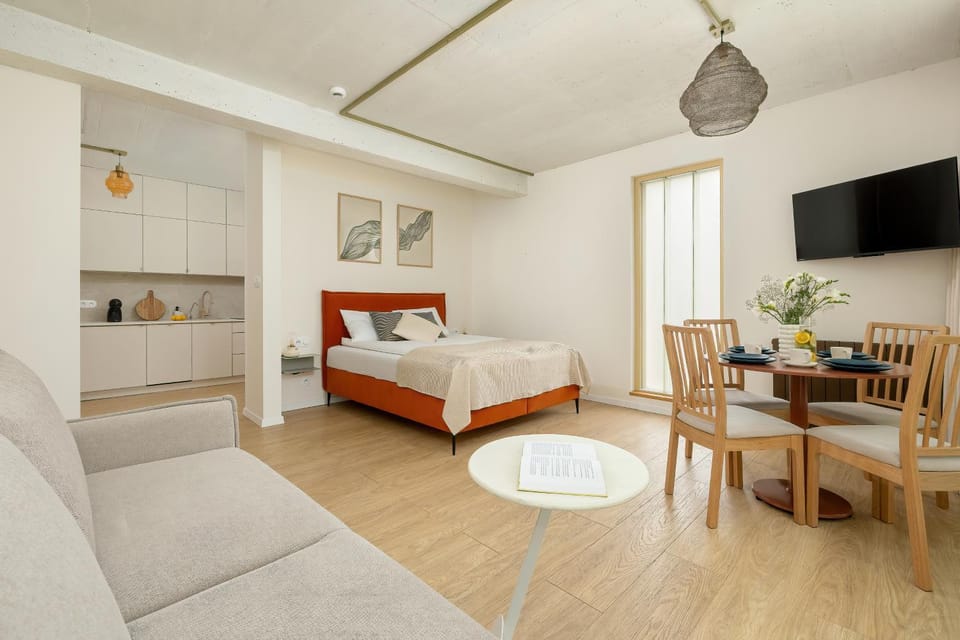 Bed, Kitchen or kitchenette, Living room, Dining area