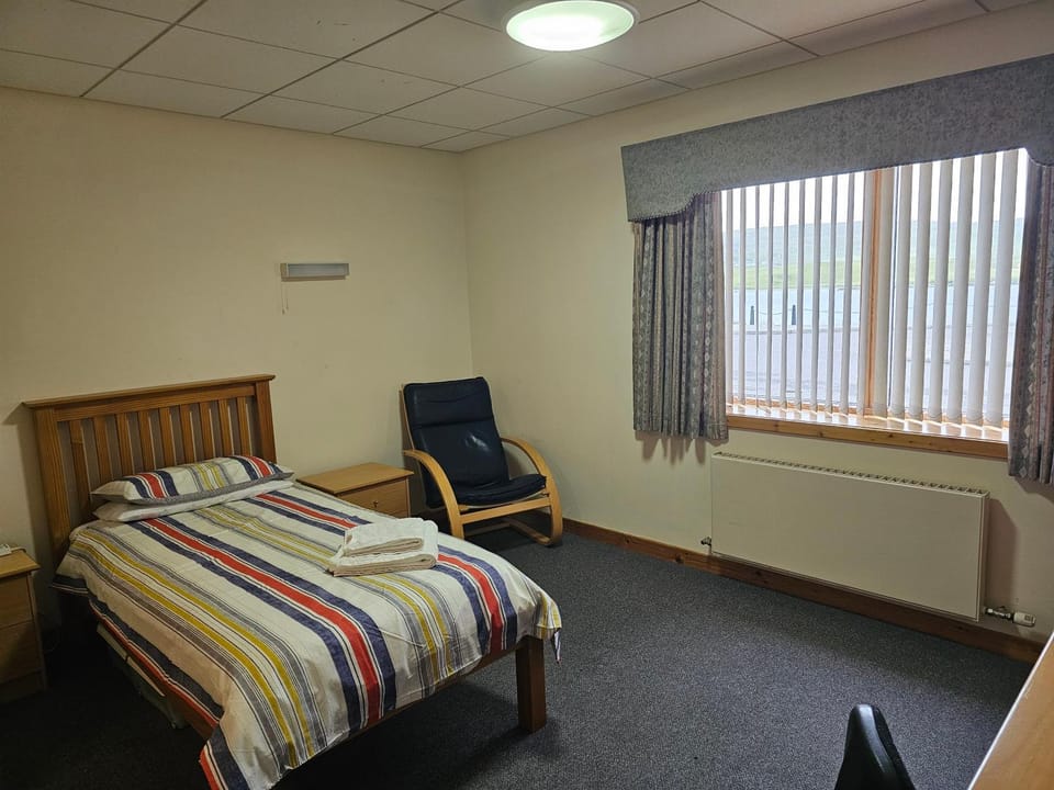 Bed, Seating area