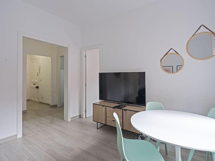 TV and multimedia, Dining area