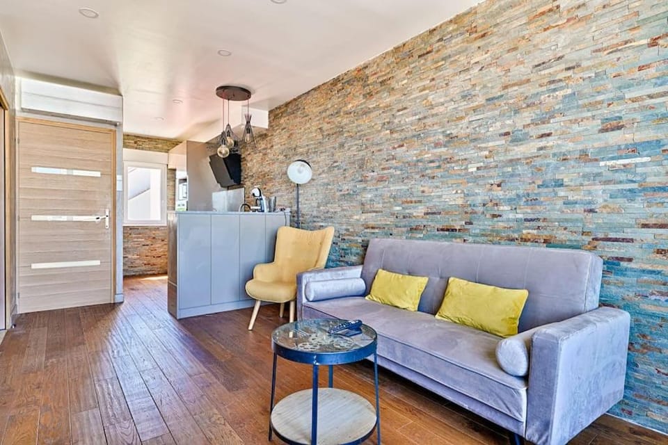 Welcome to Stella's House Apartment in Île-de-France