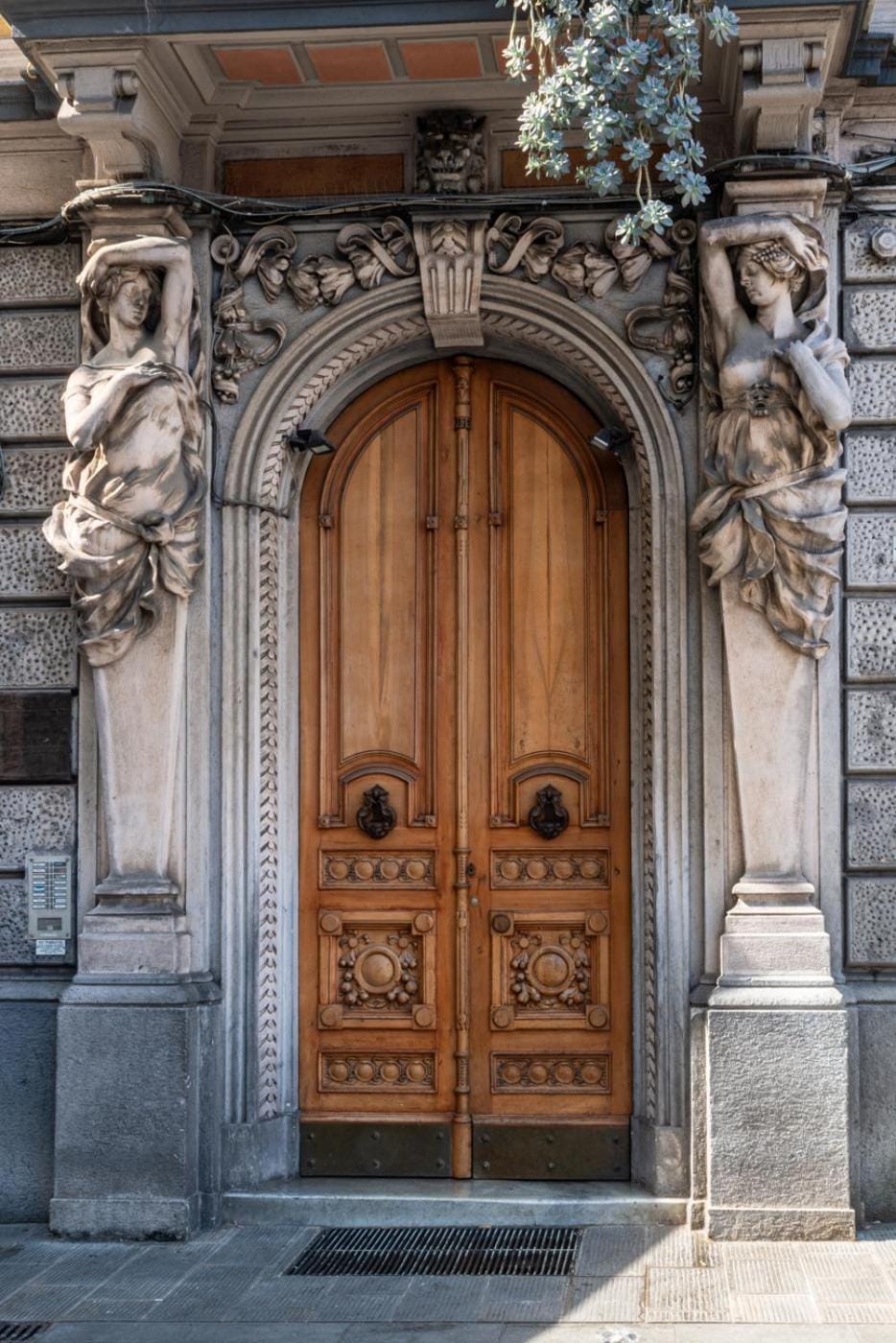 Facade/entrance
