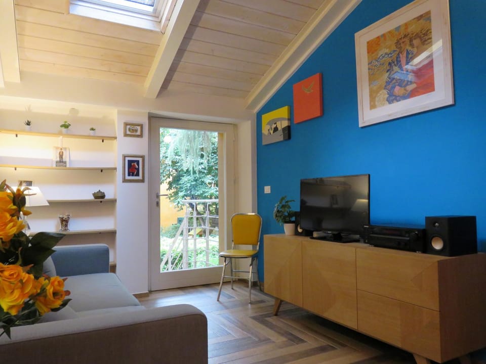 TV and multimedia, Living room, Seating area