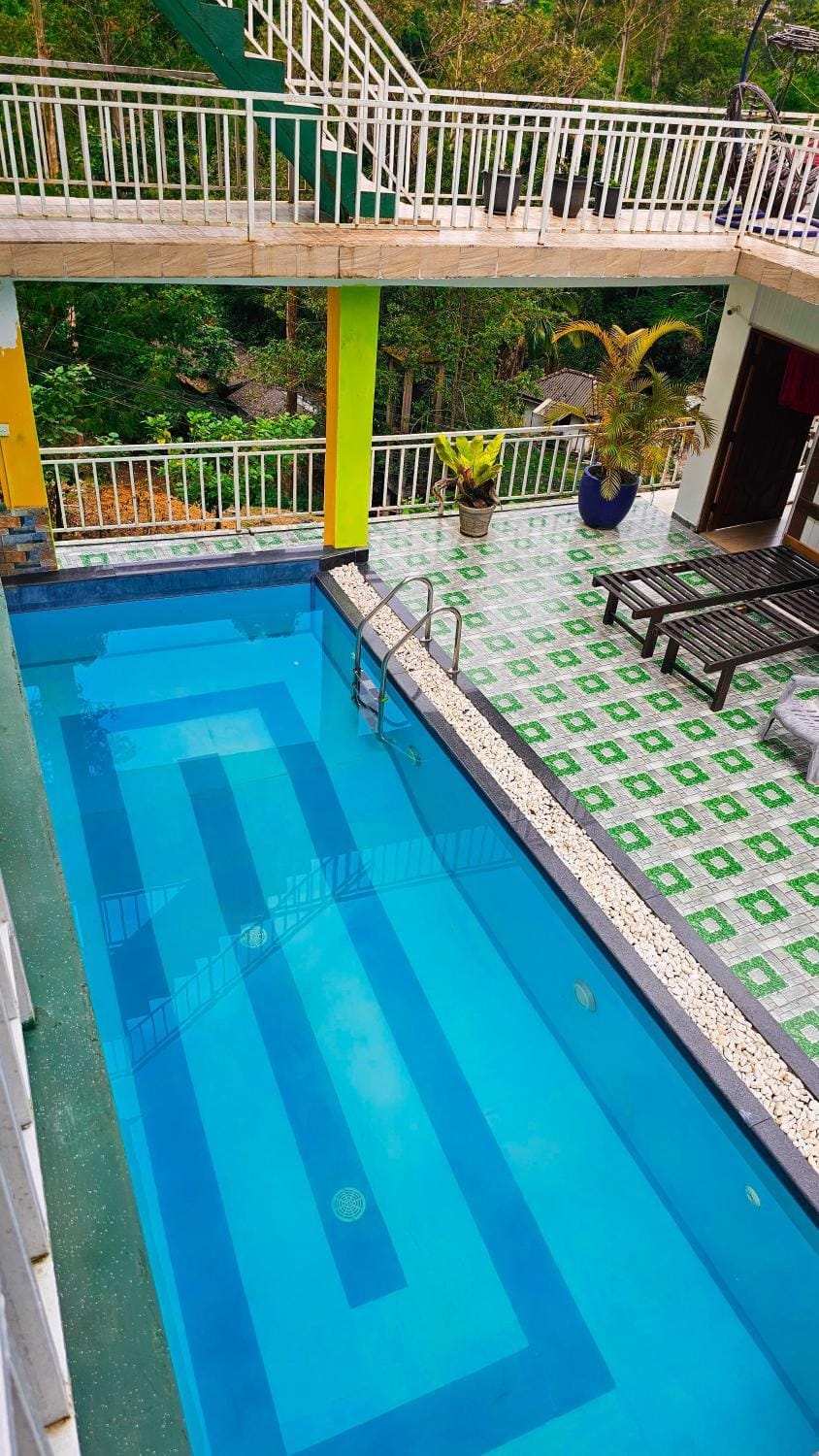 Swimming pool, sunbed