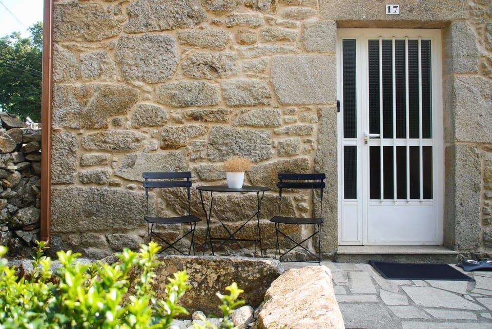Facade/entrance, Off site