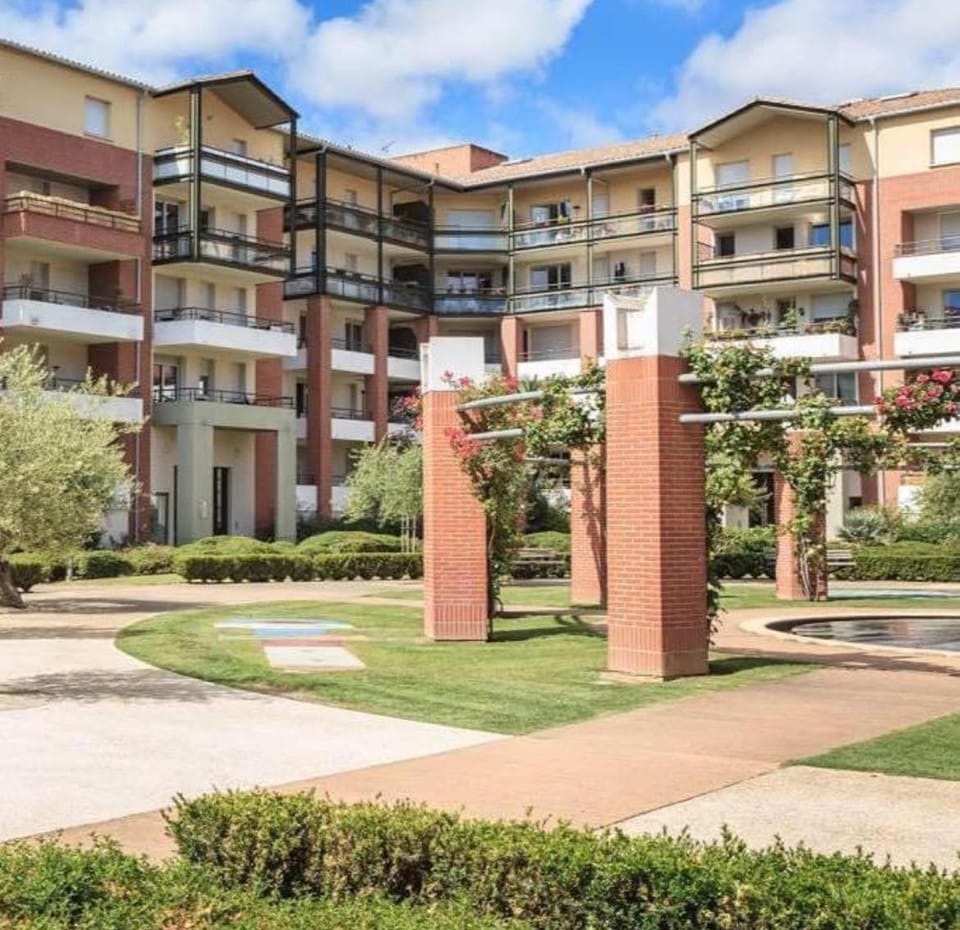 Property building, Garden, Garden view
