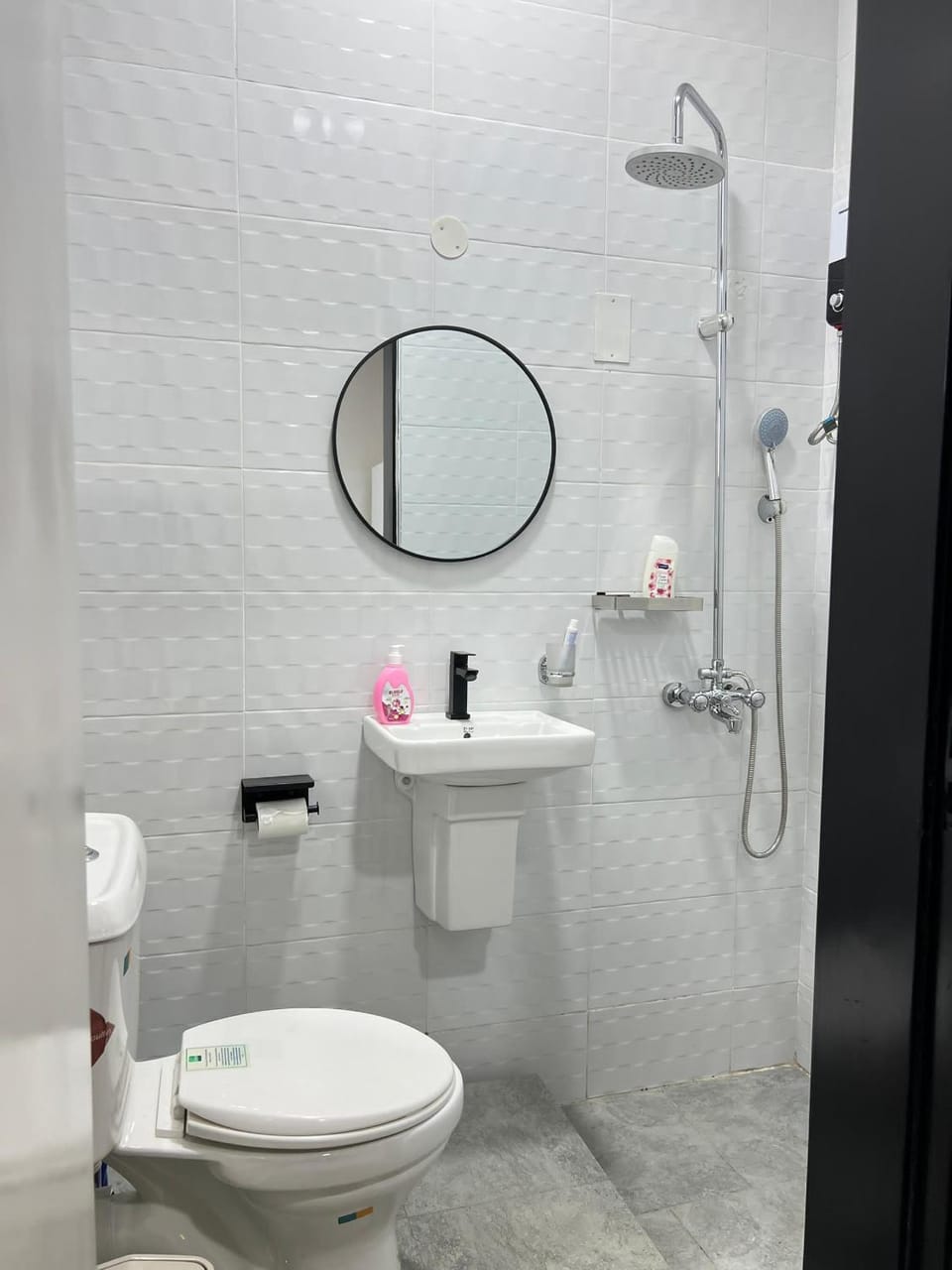 Shower, Toilet, Bathroom