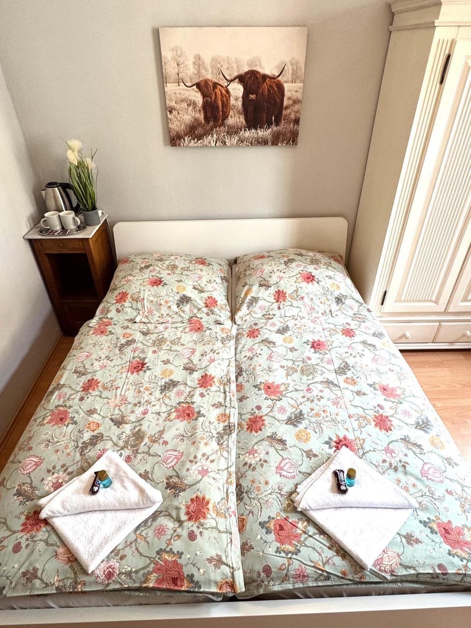 Bed, Photo of the whole room