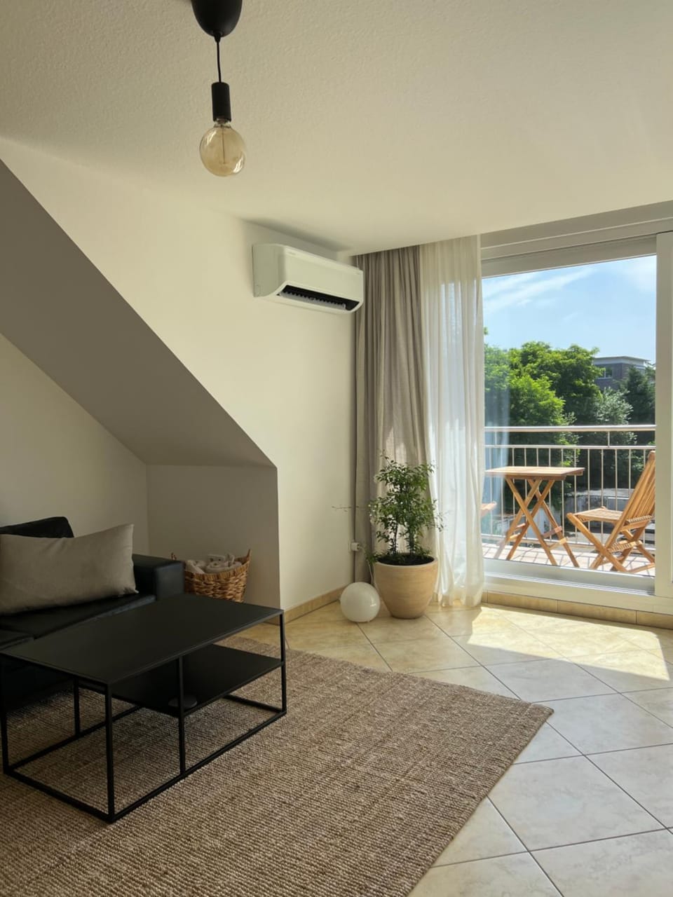 Lichtdurchflutetes Appartement im zentralen Ruhrgebiet Apartment in Oberhausen
