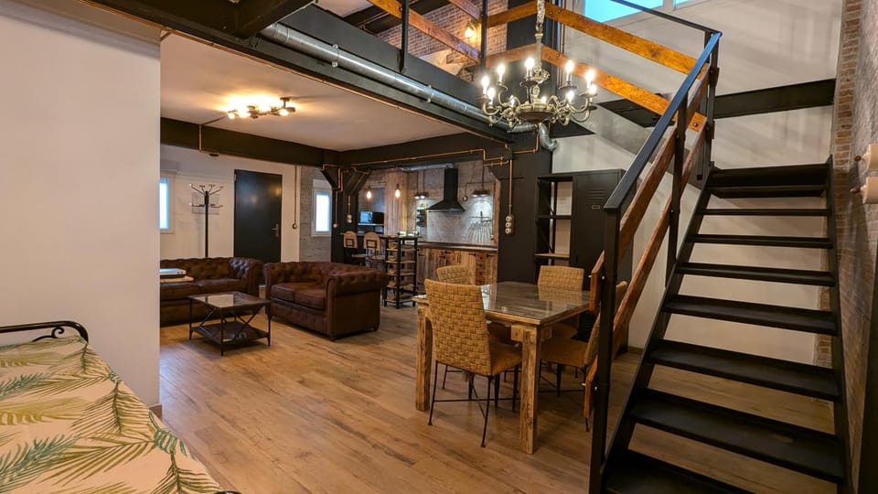 Bed, Living room, Dining area