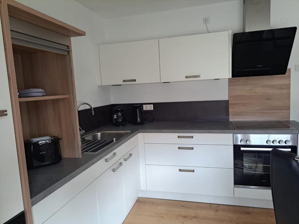 Kitchen or kitchenette, Living room