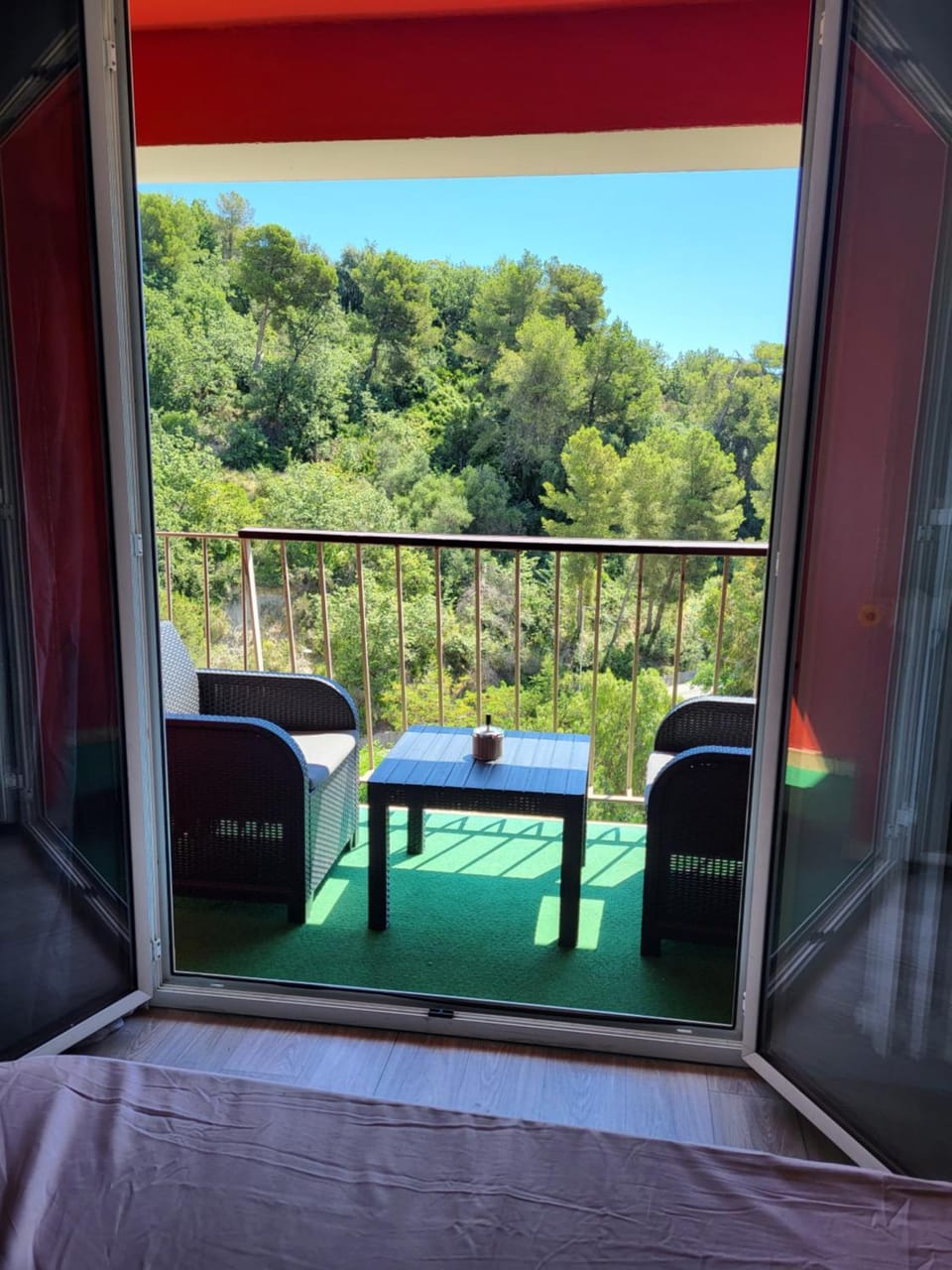 Private Room-2 in HANNANA Apartment- 2 min walk To Tram 12 min to Nice train station 15 min to Massena Place Vacation rental in Nice