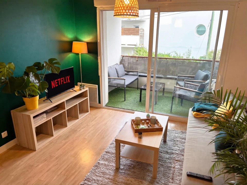 TV and multimedia, Coffee/tea facilities, Balcony/Terrace, Living room, Seating area, internet