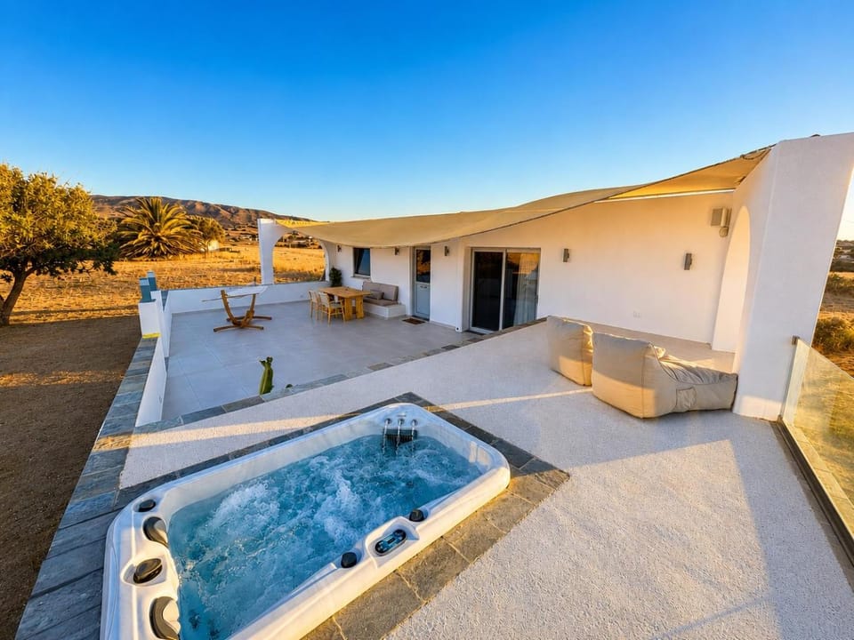 iLocal Premium Services suite Apartment in Milos