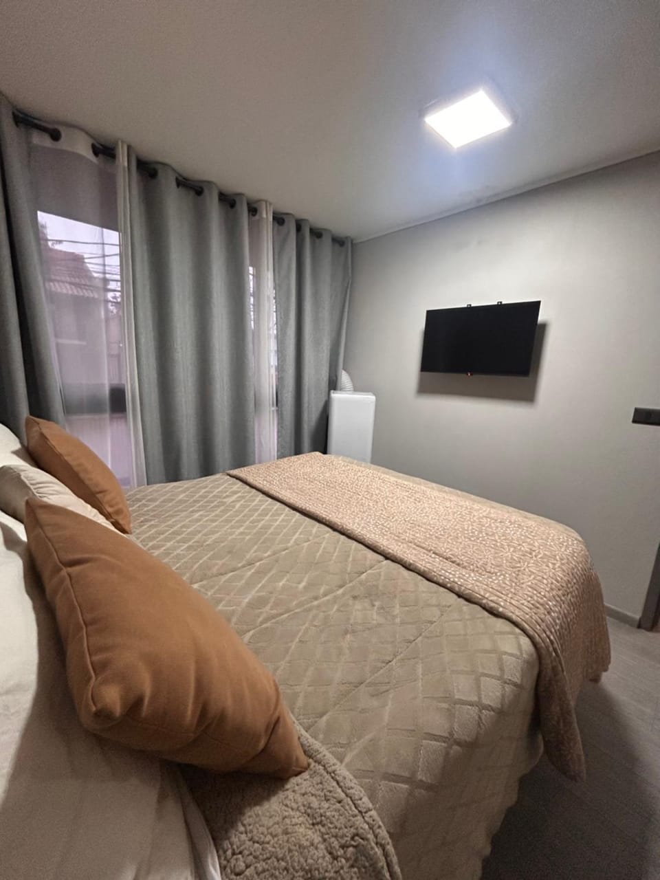 Bed, Photo of the whole room