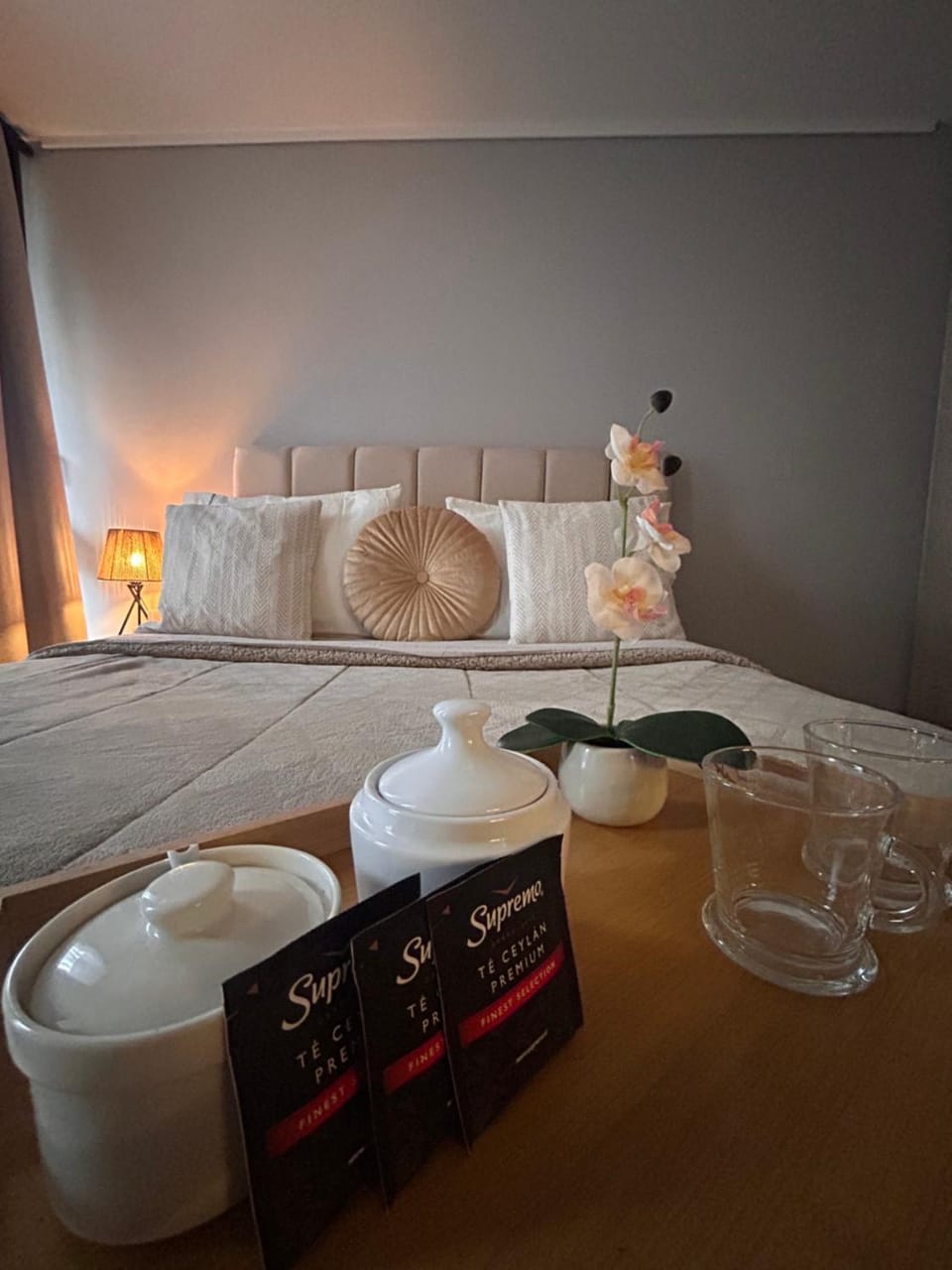Bed, Photo of the whole room, Seating area