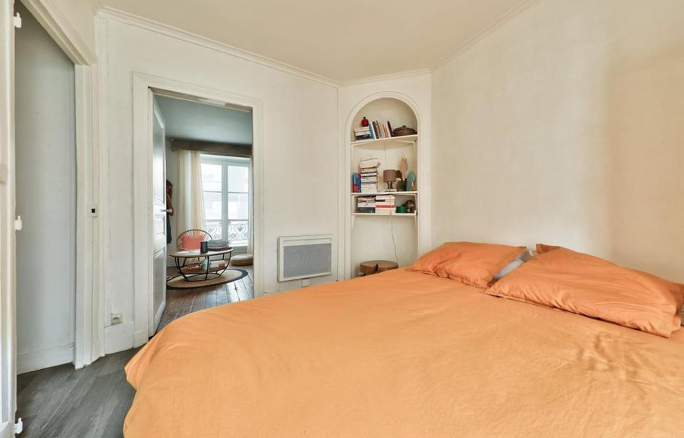 Appartement cosy cœur Paris IX Apartment in Paris