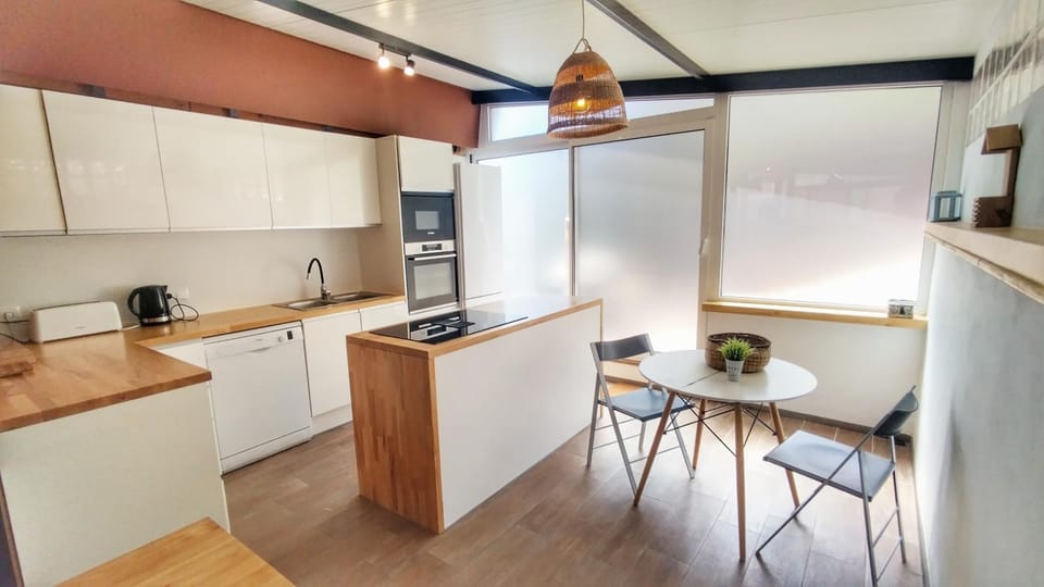 Kitchen or kitchenette, Kitchen or kitchenette