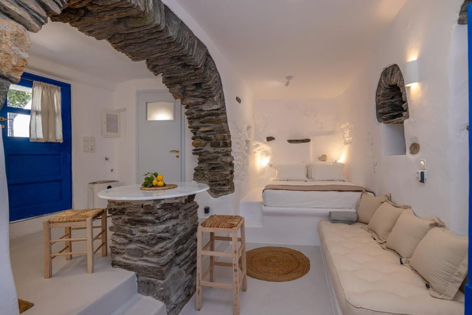 Adamma Tinos House in Decentralized Administration of the Aegean