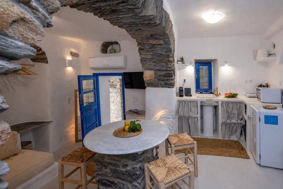 Adamma Tinos House in Decentralized Administration of the Aegean