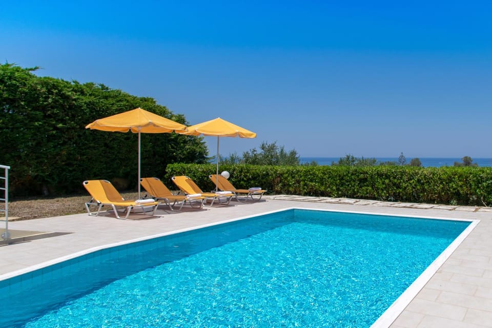 Day, Natural landscape, View (from property/room), Pool view, Sea view, Swimming pool, sunbed