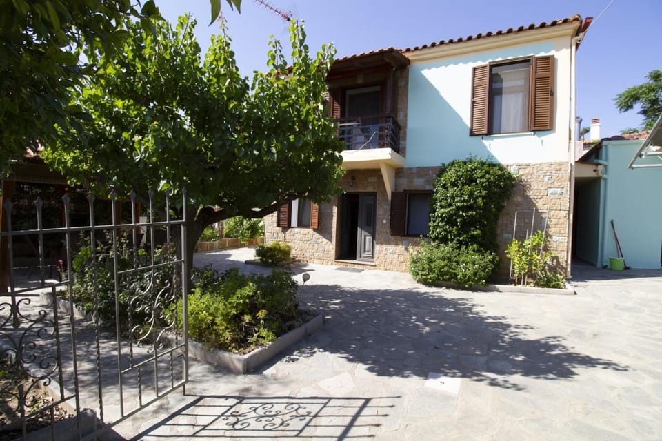 Property building, Garden view