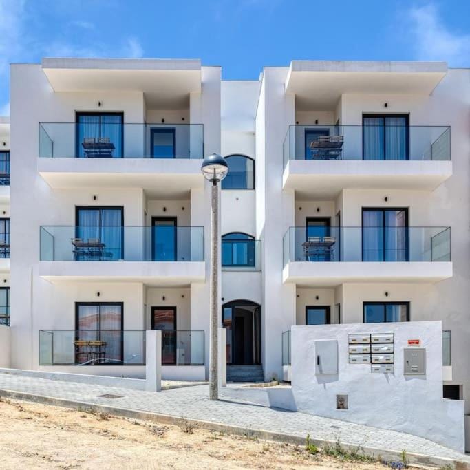 14 Esteva Resorts 2E Aljezur 5 min to the Beach Apartment in Faro District