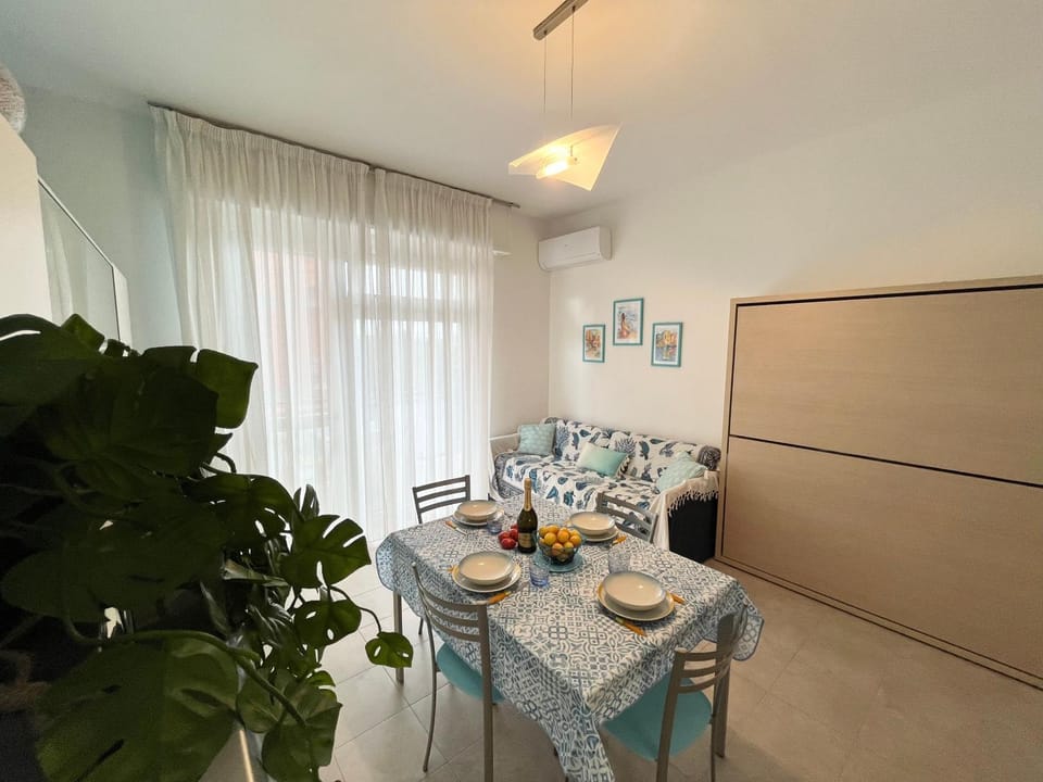Spiaggia a 400m e AC, Brezza di Mare Apartment in Albenga