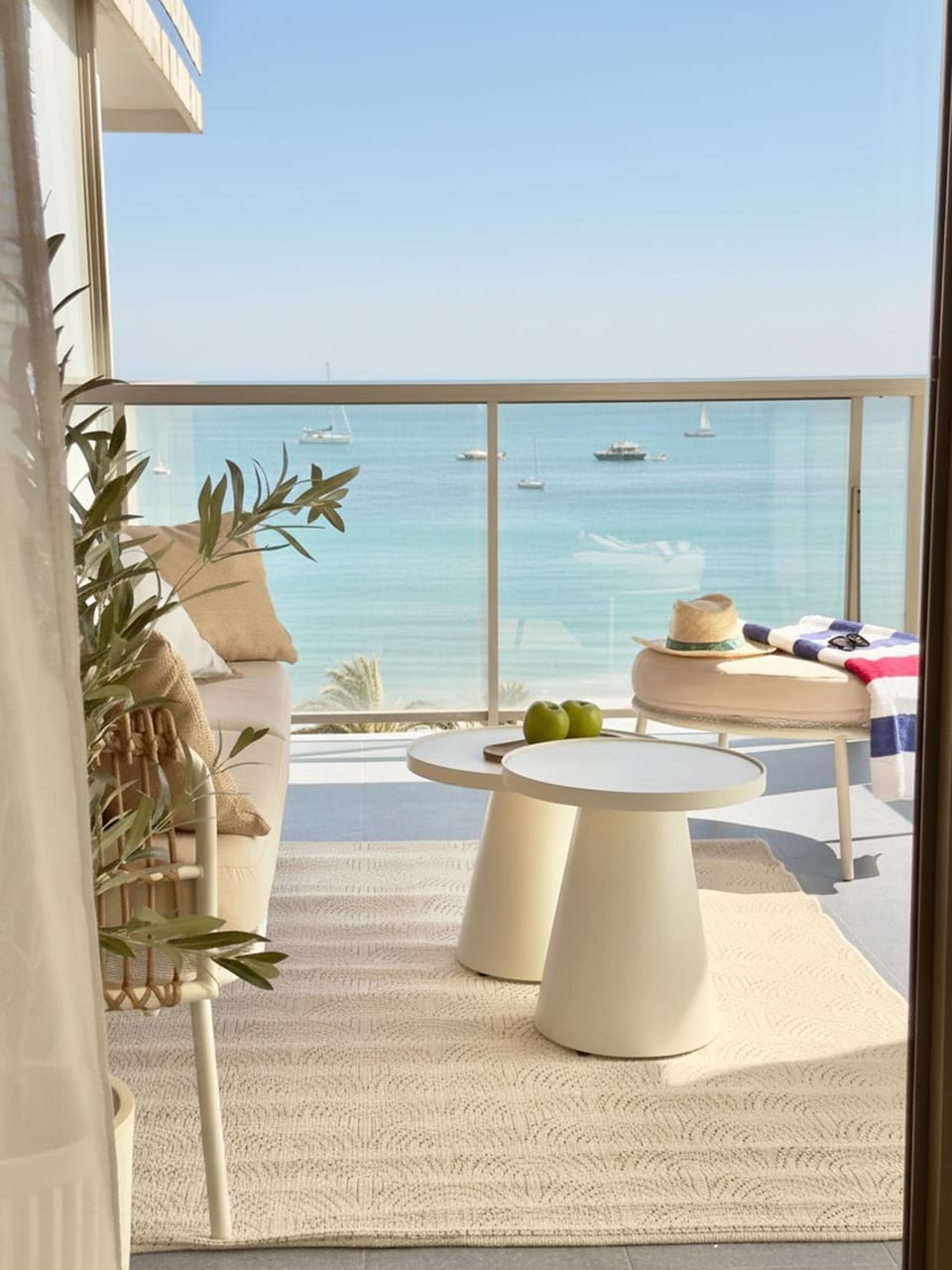Day, View (from property/room), Balcony/Terrace, Seating area, Sea view