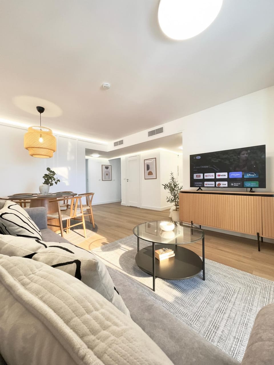 TV and multimedia, Living room, Seating area