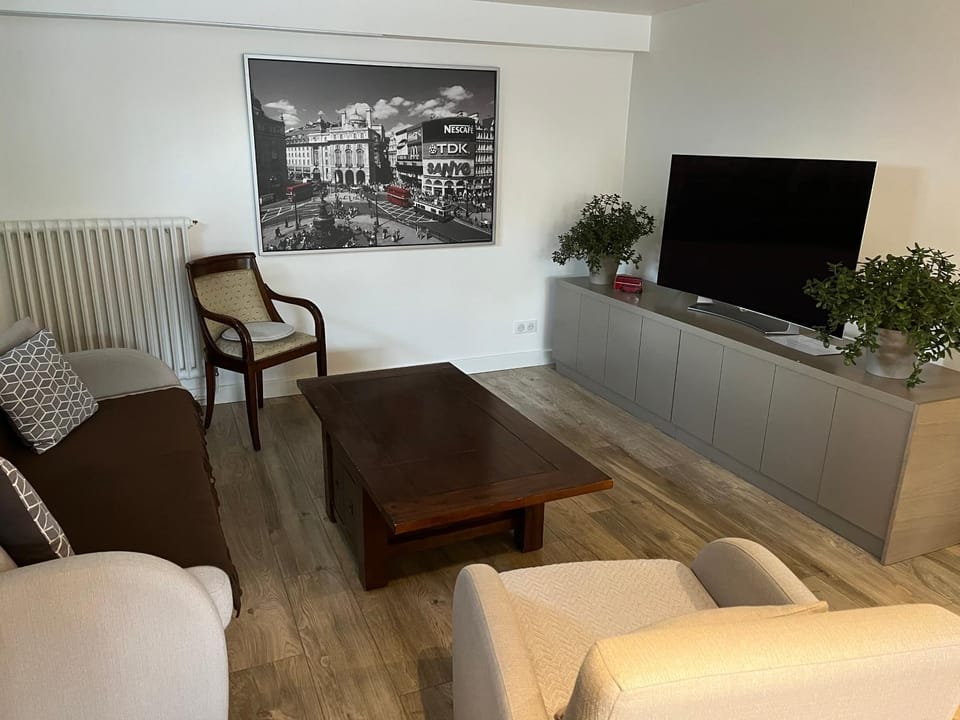 Communal lounge/ TV room, Living room
