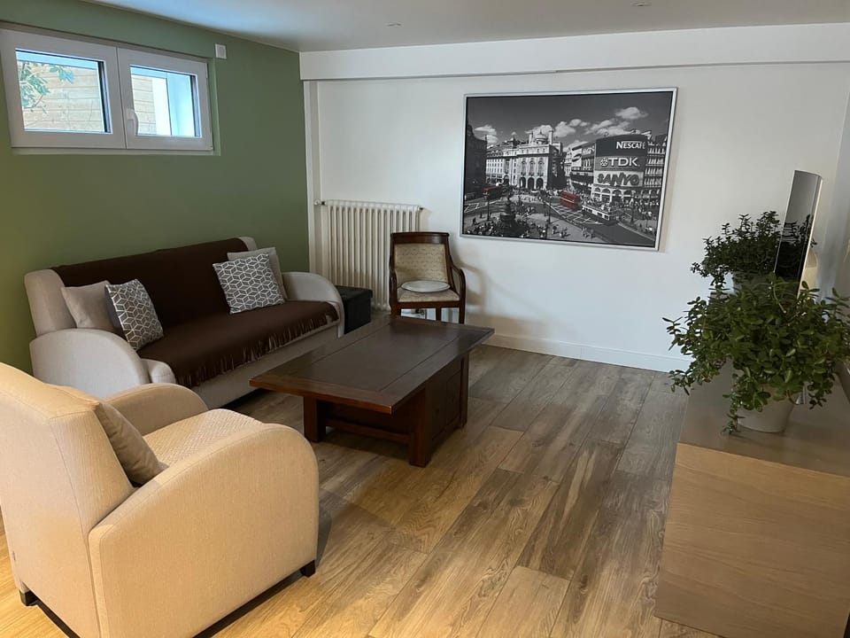 Communal lounge/ TV room, Living room