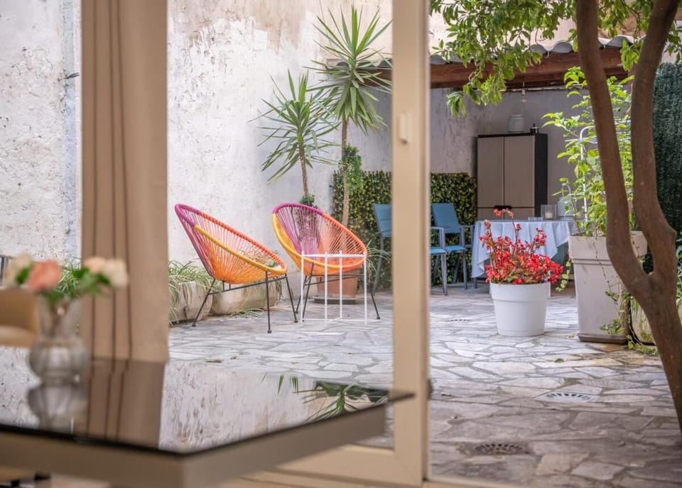 Charmant 4 pièces - Cour privative - Port de Nice Apartment in Nice