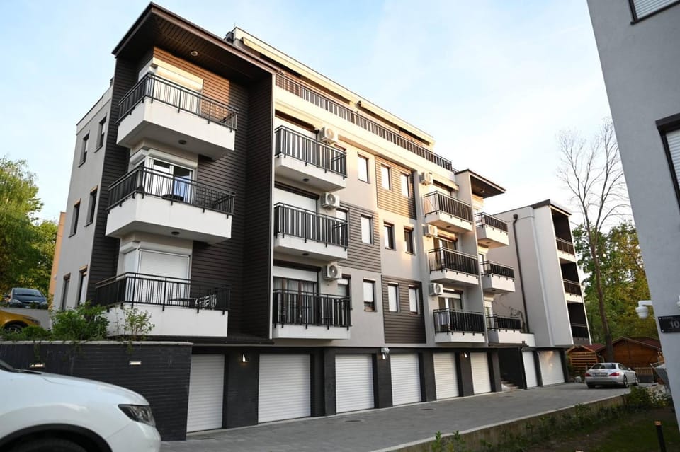Property building, Location