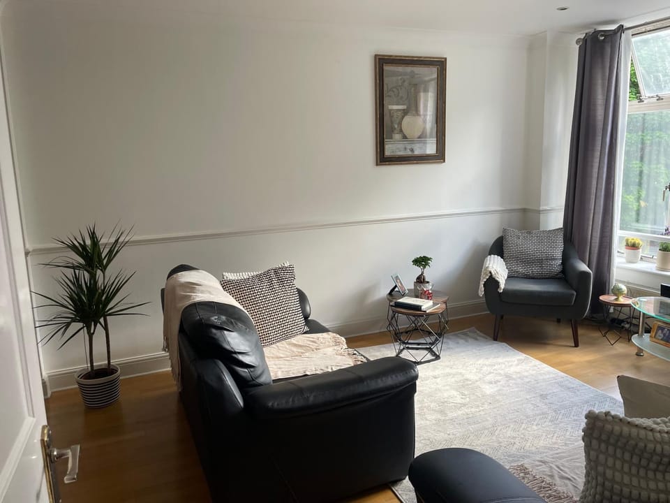 Double bedroom in a sharing apartment Apartment in London Borough of Islington