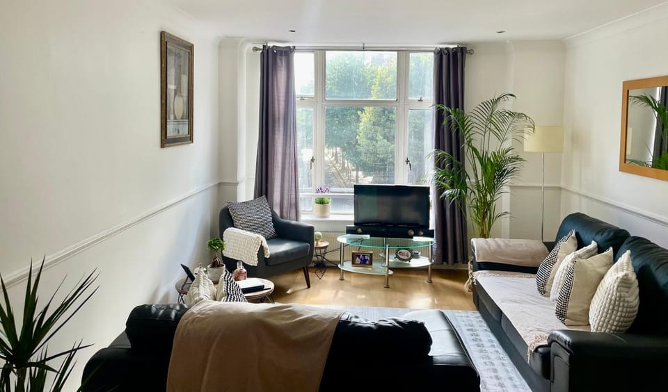 Double bedroom in a sharing apartment Apartment in London Borough of Islington