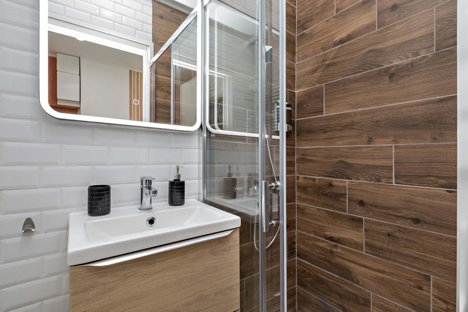 Shower, Toilet, hair dryier, heating