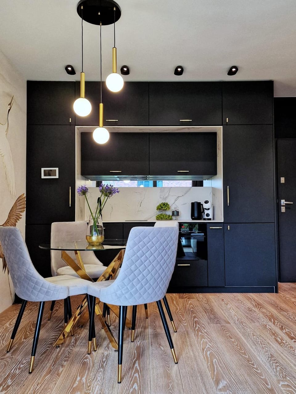 Kitchen or kitchenette, Dining area, oven, pet friendly
