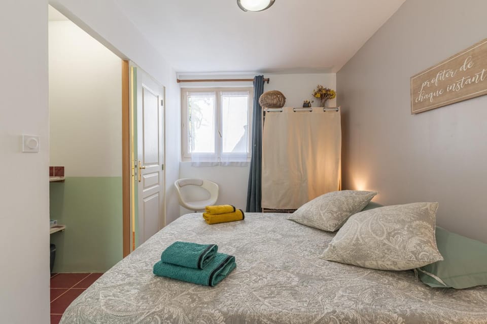 Living room, Bedroom