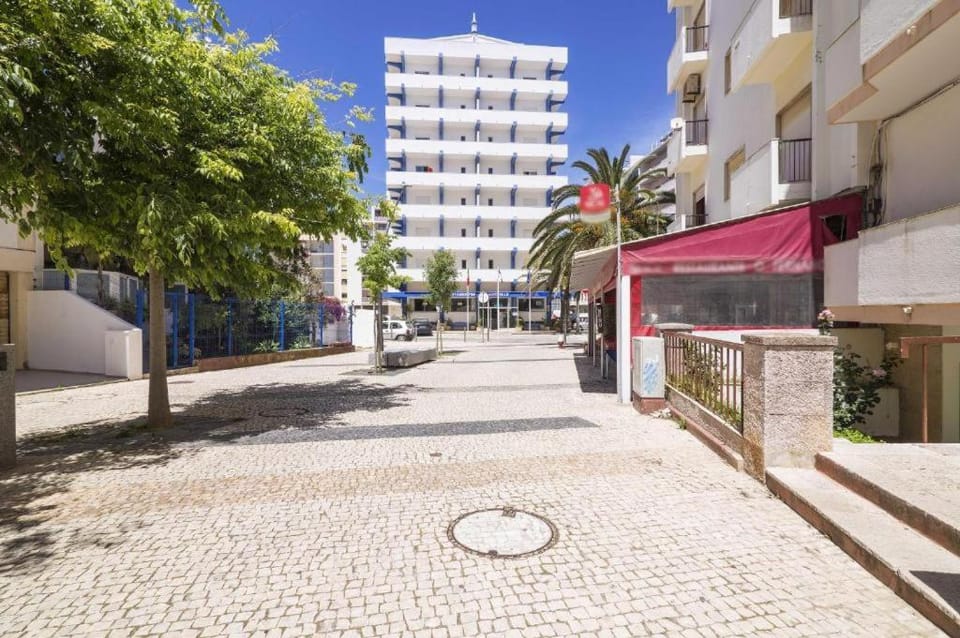 Flat in Armacao de Pera Apartment in Faro District